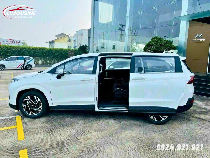 thue xe Limousine 9 cho tai Binh duong 2 1