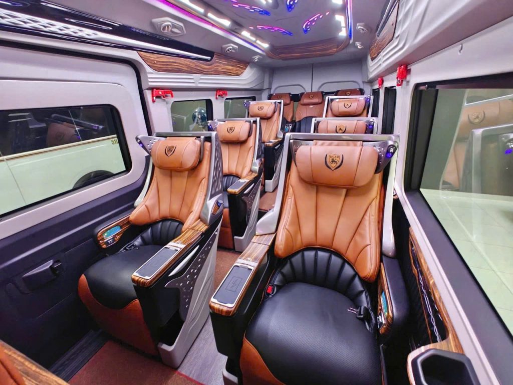 Thuê Xe Đưa Đón Sân Bay Tân Sơn Nhất – Limousine Cao Cấp 1 lm10