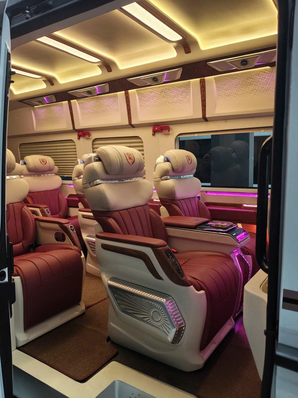 Thuê xe Limousine Quận 7 TP.HCM