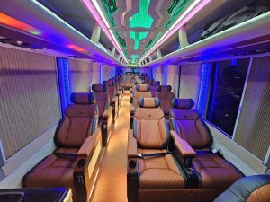 Xe limousine 22 chỗ limousine TPHCM phù hợp cho đoàn khách công ty du lịch