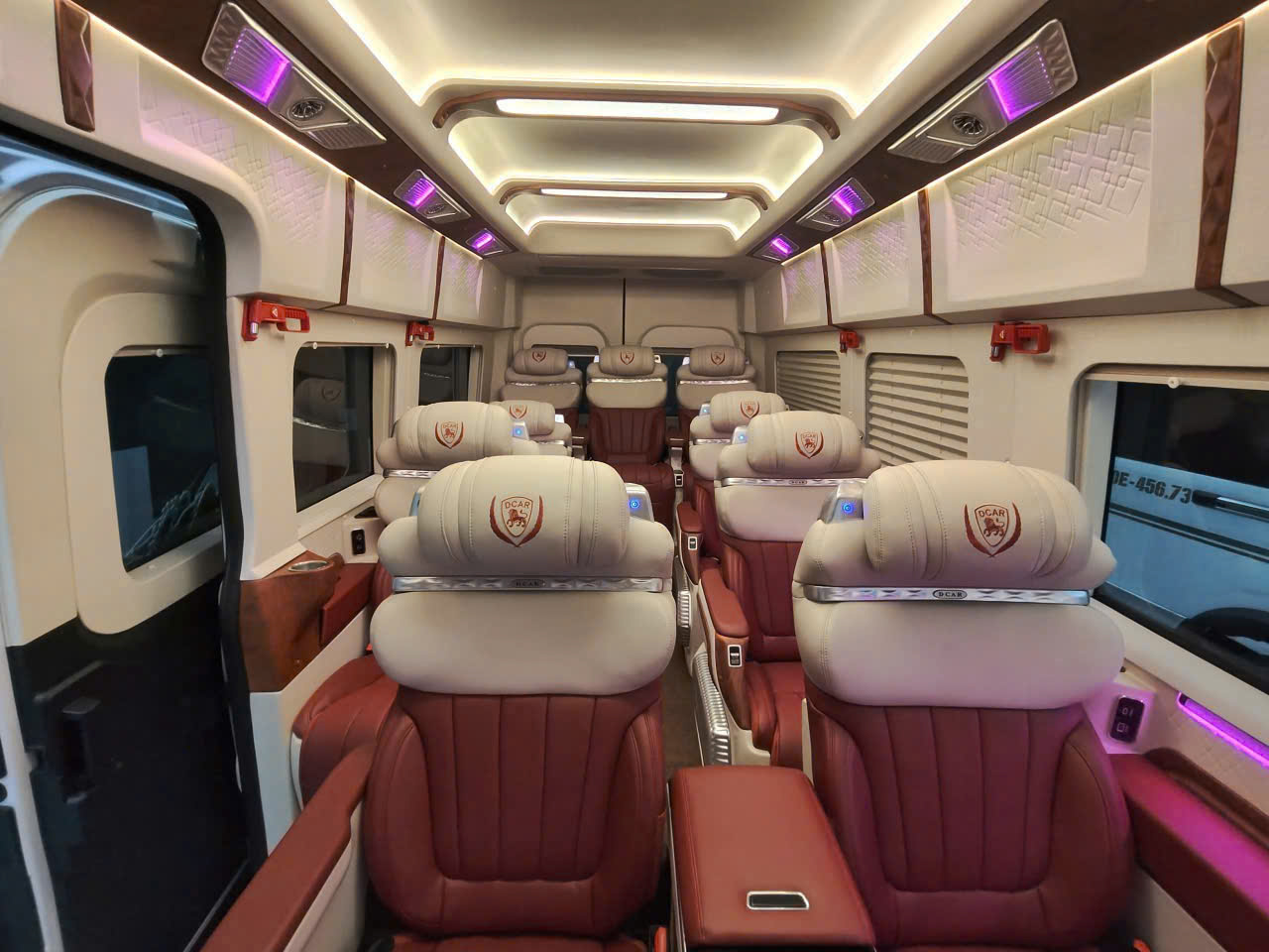 noi-that-xe-limousine-12-cho