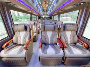 Xe Limousine 18 Chỗ TPHCM – Khoang Ghế Rộng, Tiện Nghi Đẳng Cấp 2 Xe limousine 18 chỗ